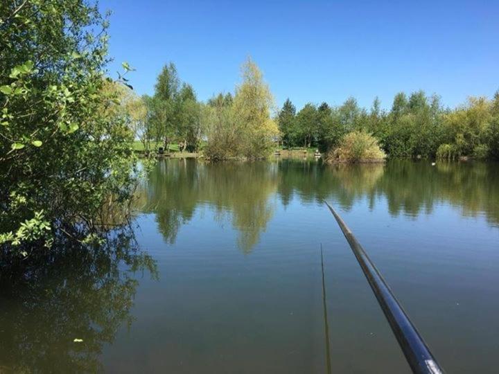 Elton Barn Fishery & Retreat Nottingham Bagian luar foto