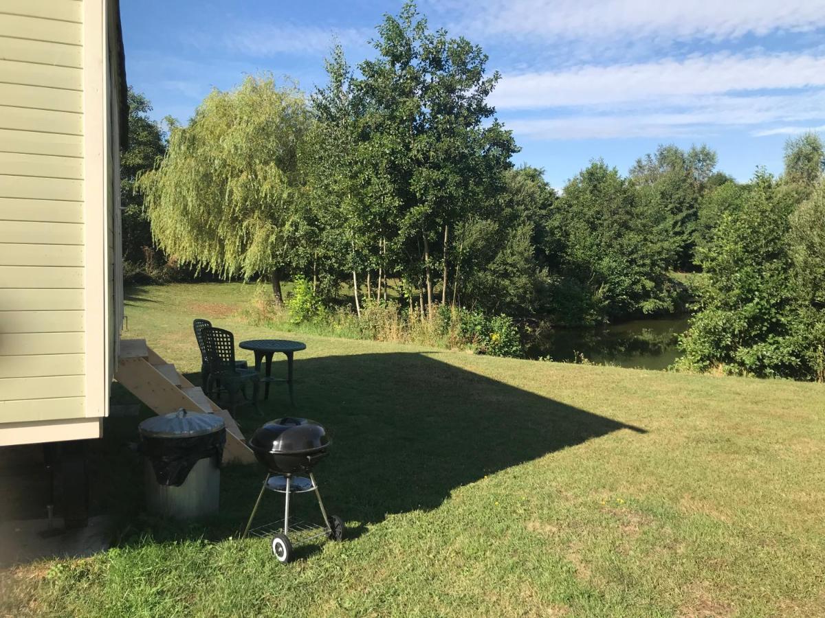 Elton Barn Fishery & Retreat Nottingham Bagian luar foto
