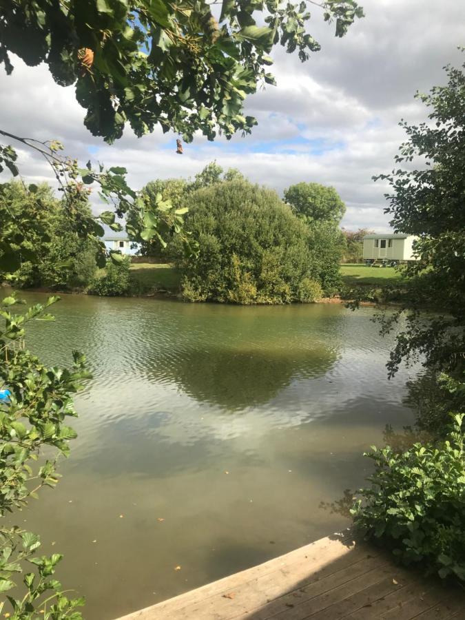 Elton Barn Fishery & Retreat Nottingham Bagian luar foto